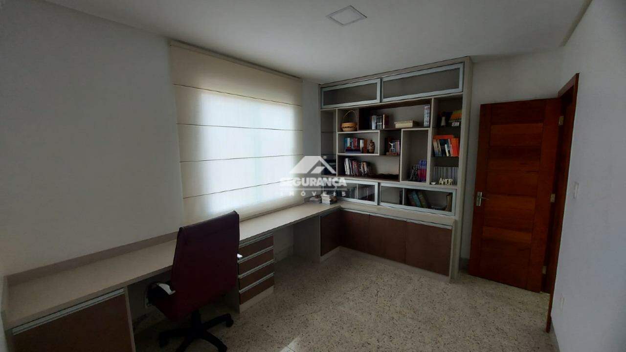 Casa à venda no SANTO AGOSTINHO: escritório