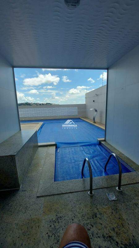 Casa à venda no SANTO AGOSTINHO: Piscina