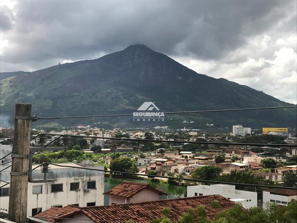 Casa à venda no NOVA VILA BRETAS: Vista da varanda da sala de jantar