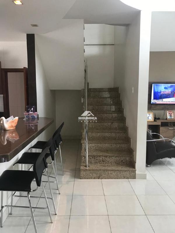 Casa à venda no NOVA VILA BRETAS: Acesso ao segundo piso