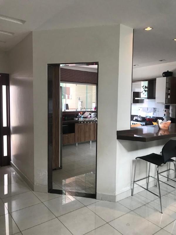 Casa à venda no NOVA VILA BRETAS: Acesso a cozinha