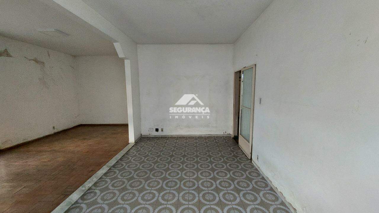 Casa à venda no Centro: