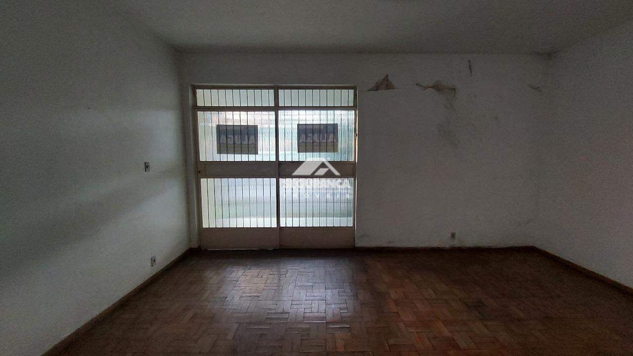 Casa à venda no Centro: