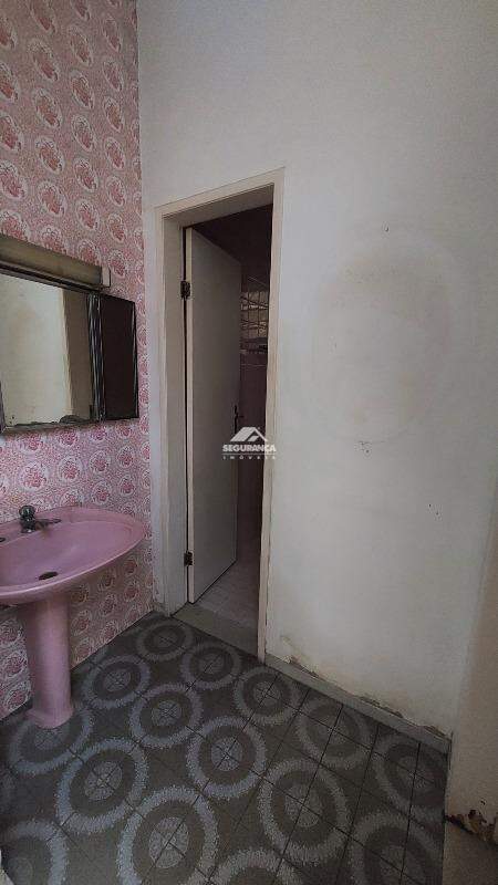 Casa à venda no Centro: