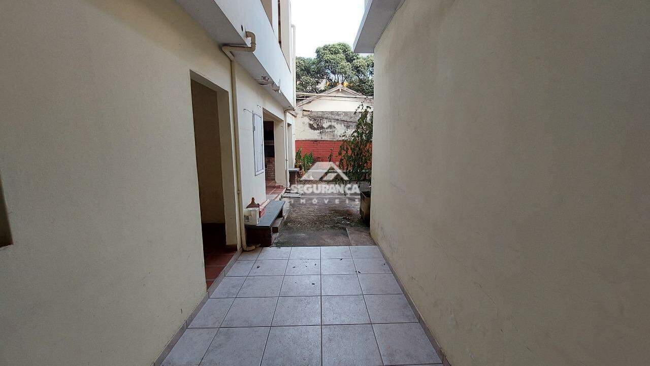 Casa à venda no Centro:
