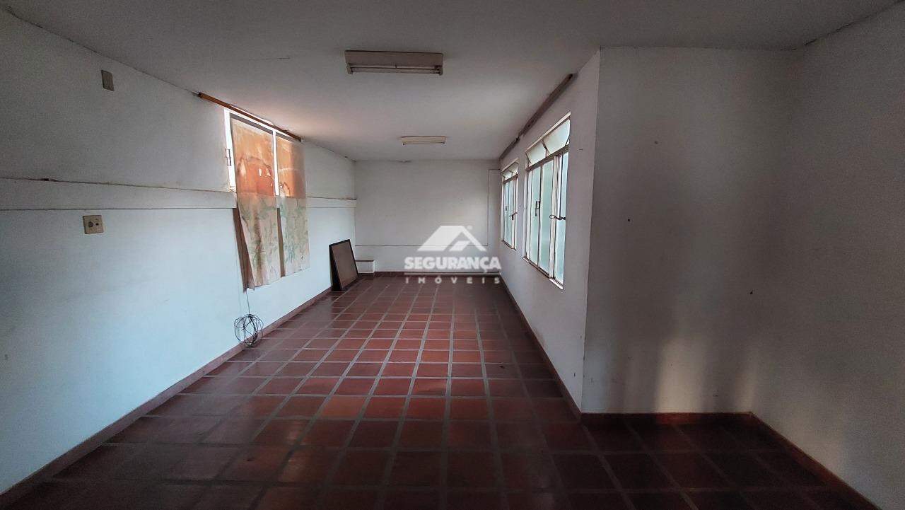 Casa à venda no Centro: