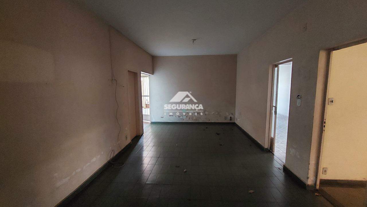 Casa à venda no Centro: