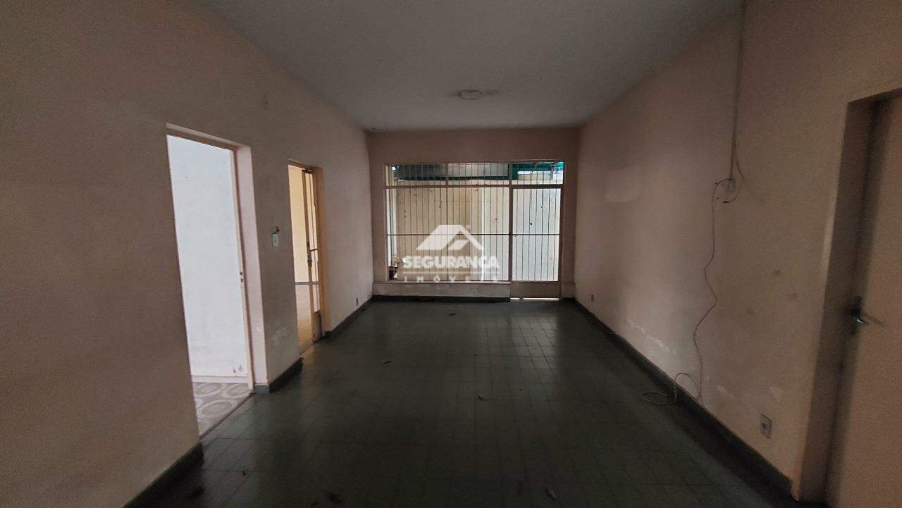 Casa à venda no Centro: