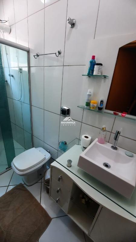 Casa à venda no JARDIM IPE: 