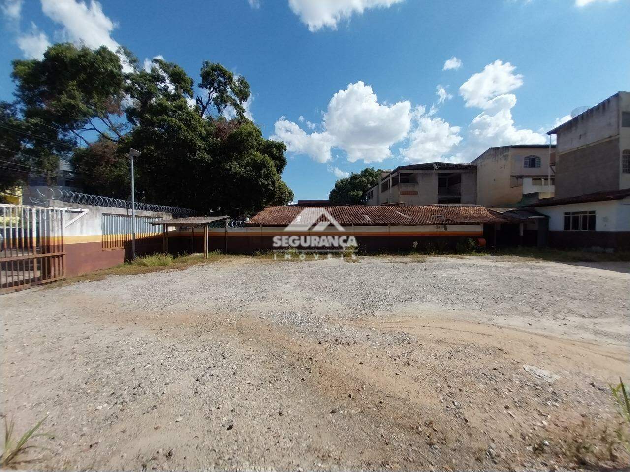 AREA para aluguel no VILA BRETAS: ÁREA