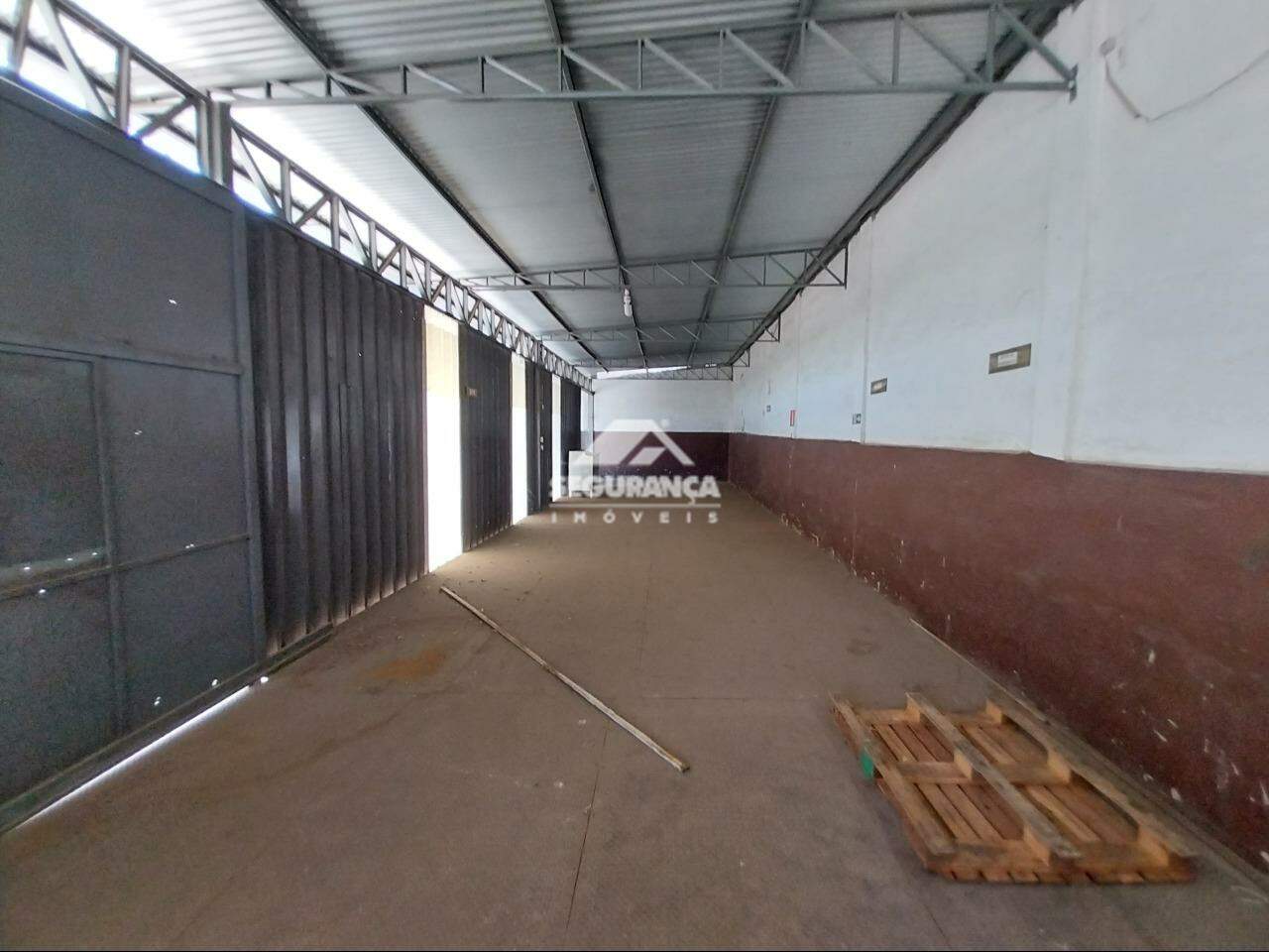 AREA para aluguel no VILA BRETAS: SALA (3)