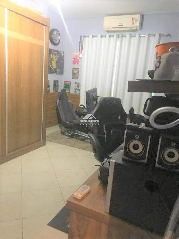 Casa à venda no Universitário: