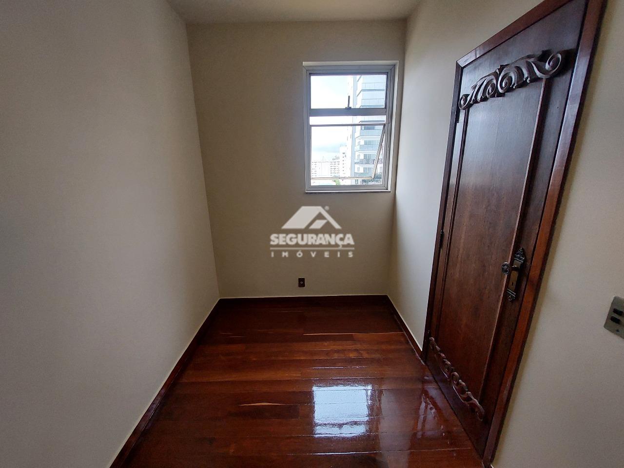 Apartamento para aluguel no Centro: QUARTO DE SERVIÇO