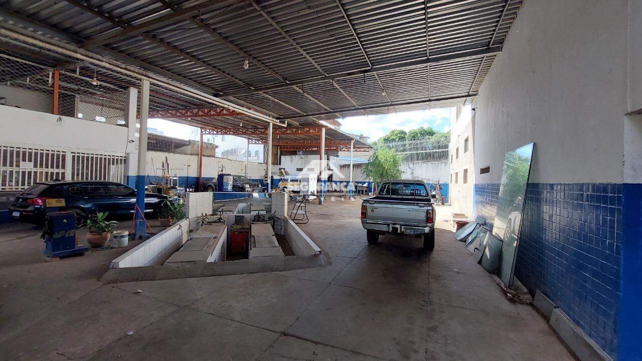 Prédio Comercial à venda no Centro: