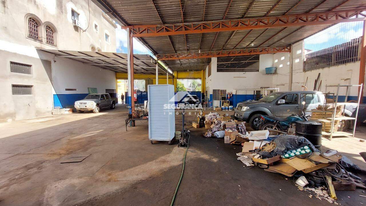 Prédio Comercial à venda no Centro: