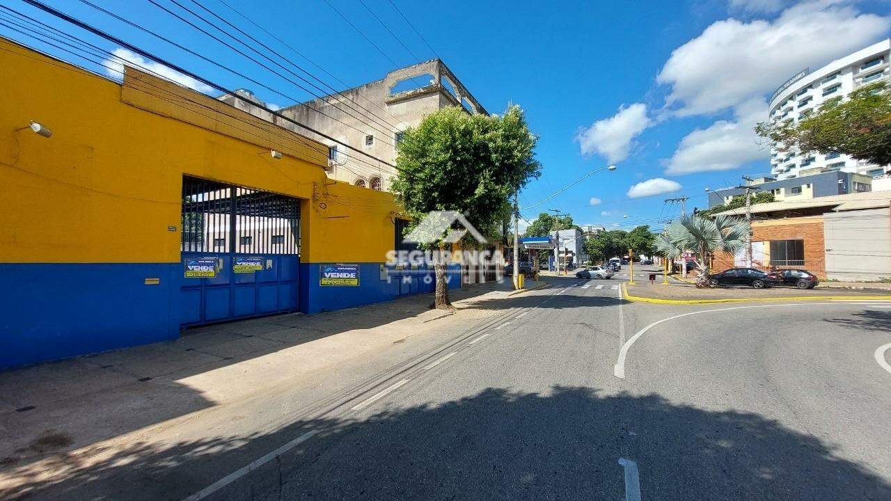 Prédio Comercial à venda no Centro: