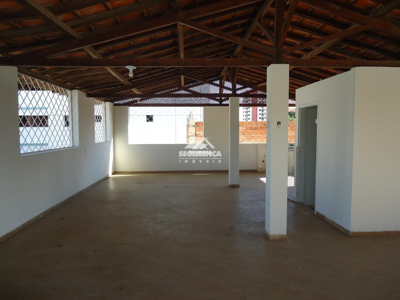 Casa à venda no Centro: 