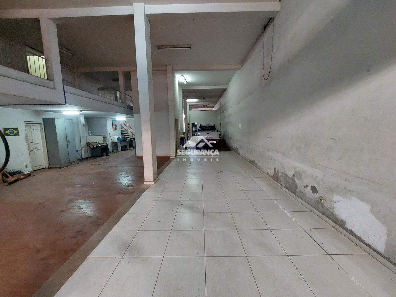 Prédio Comercial para aluguel no Centro: GARAGEM