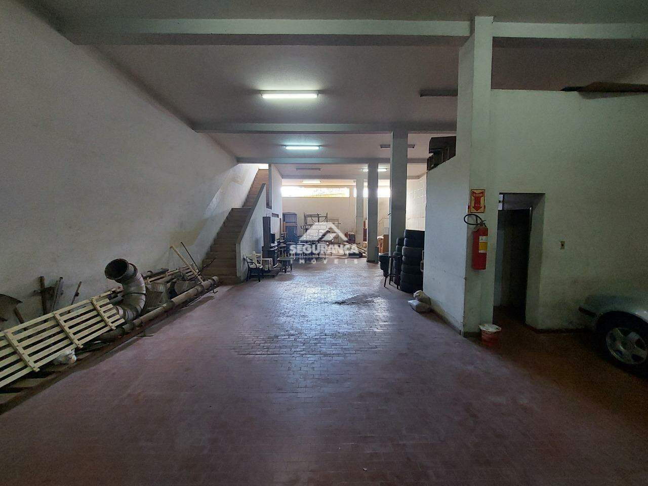 Prédio Comercial para aluguel no Centro: GARAGEM