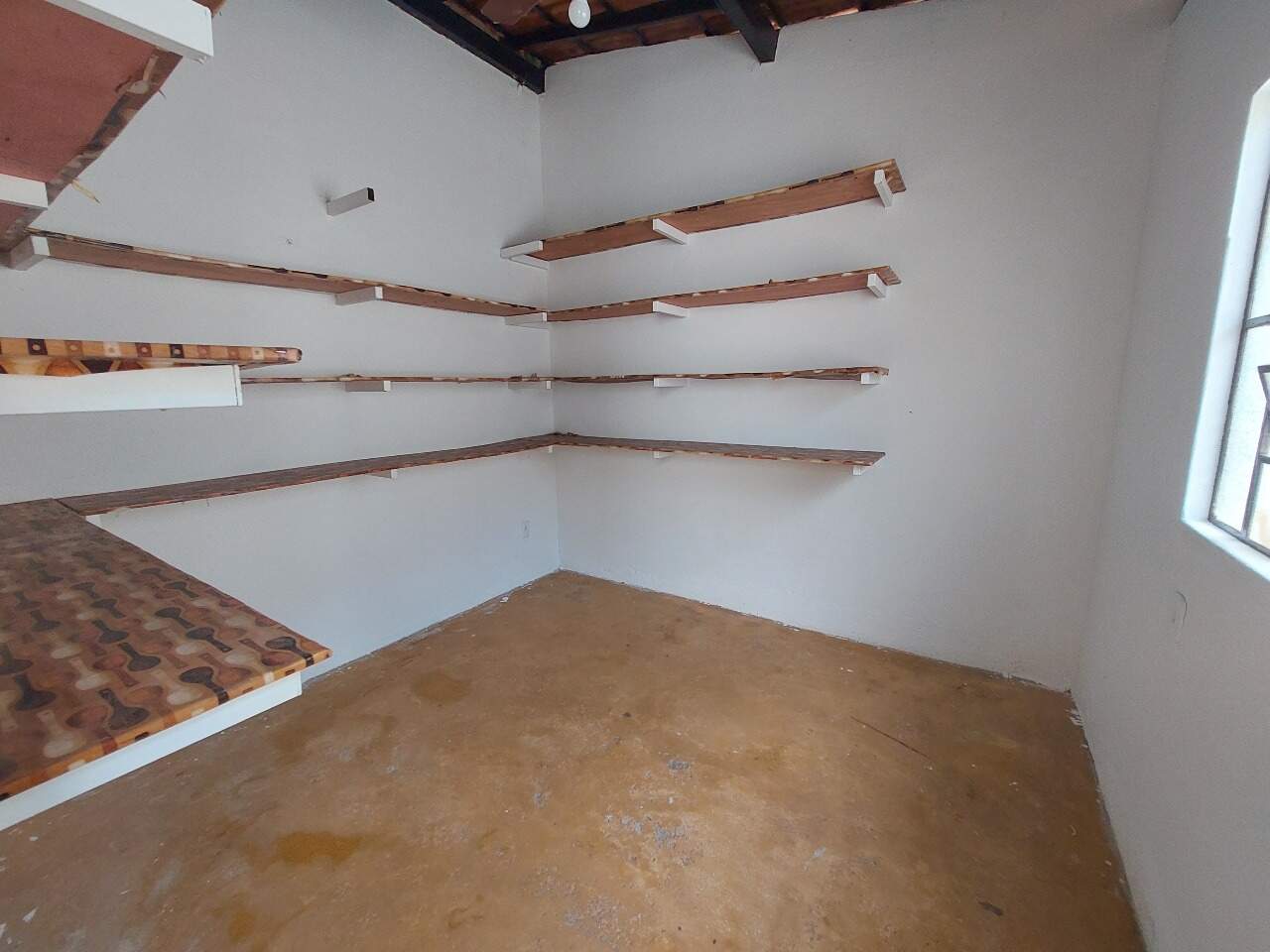 Casa para aluguel no Ilha dos Araújos: DESPENSA