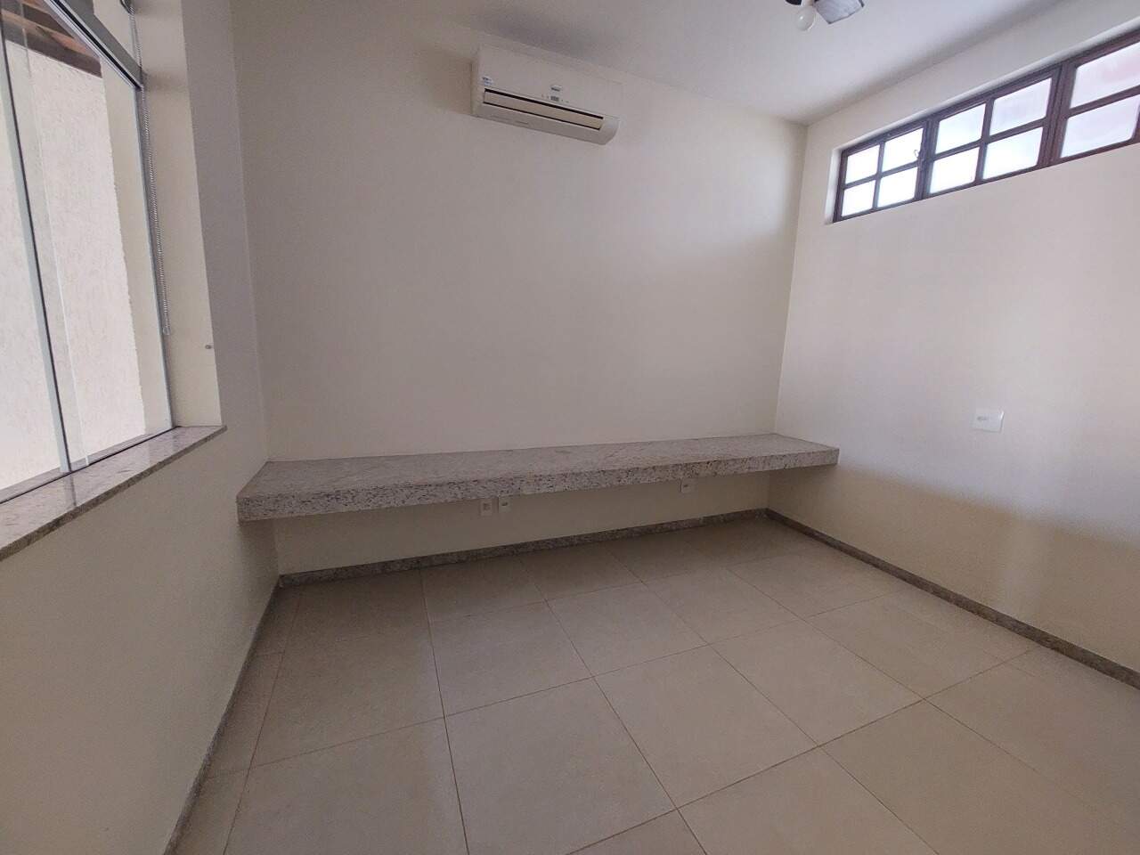 Casa para aluguel no Ilha dos Araújos: ESCRITORIO