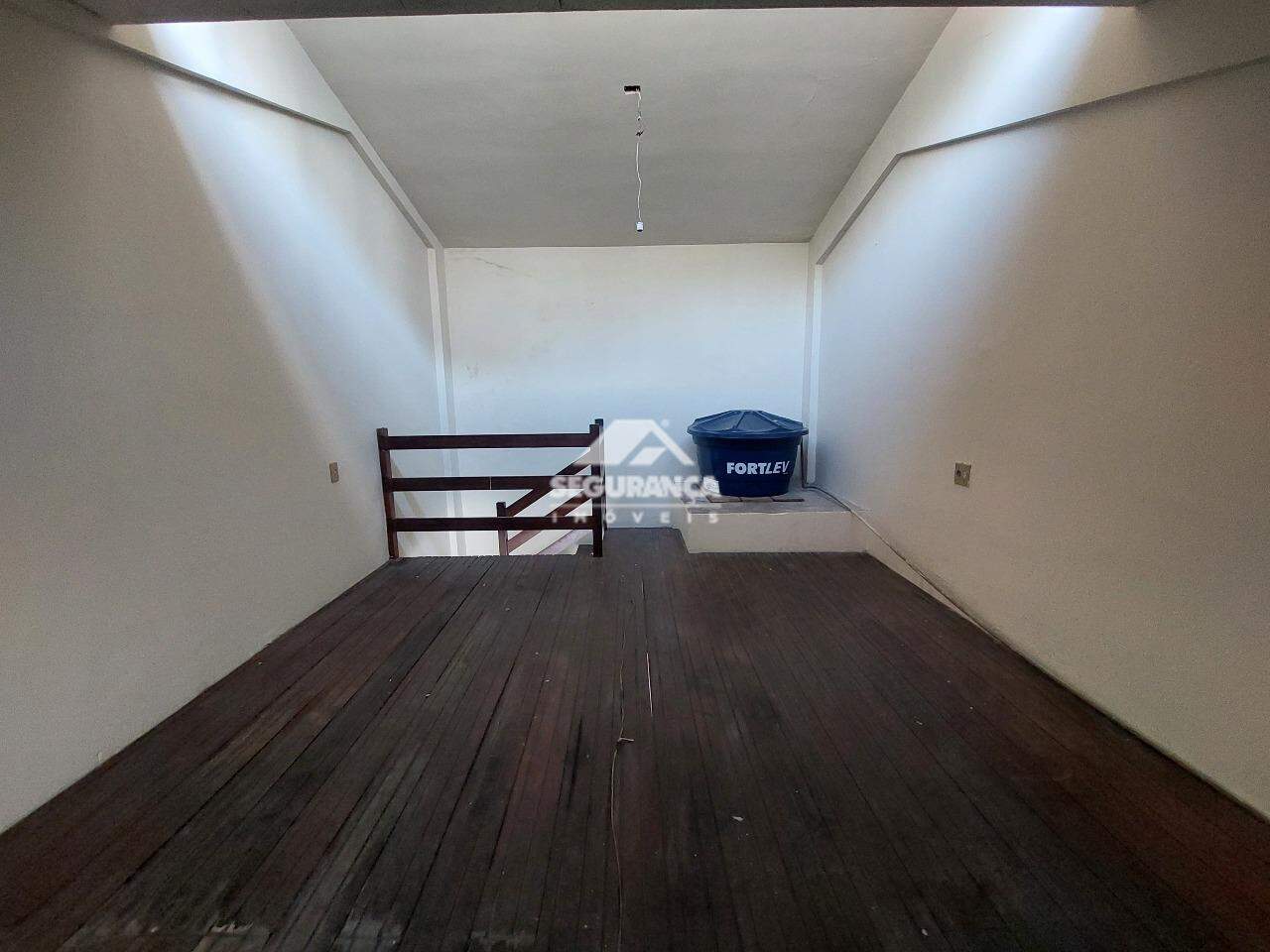 Loja para aluguel no Esplanada: SOBRELOJA