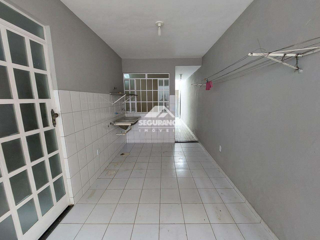 Casa para aluguel no GRA DUQUESA: AREA DE SERVIÇO