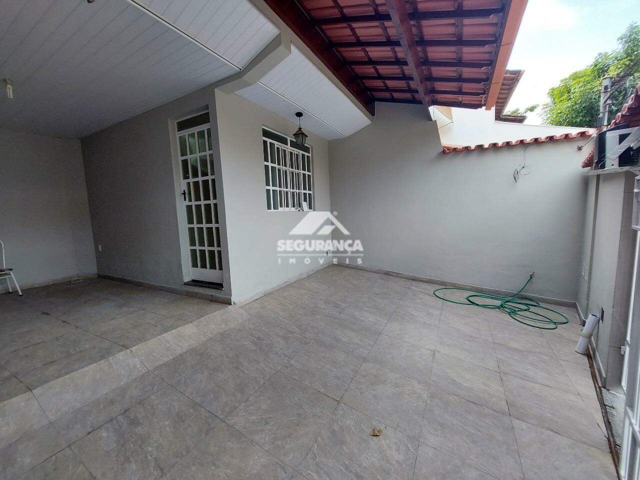 Casa para aluguel no GRA DUQUESA: GARAGEM
