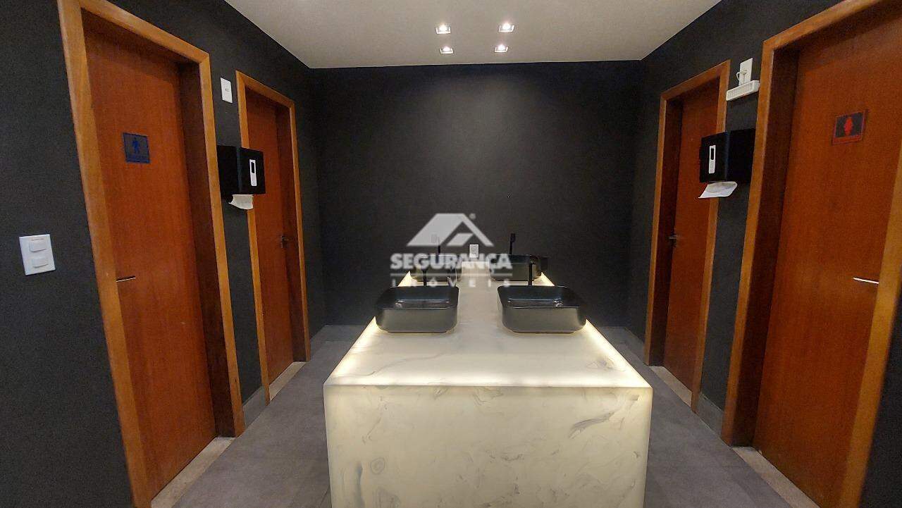 Apartamento para aluguel no Centro: HALL PARA OS BANHEIROS