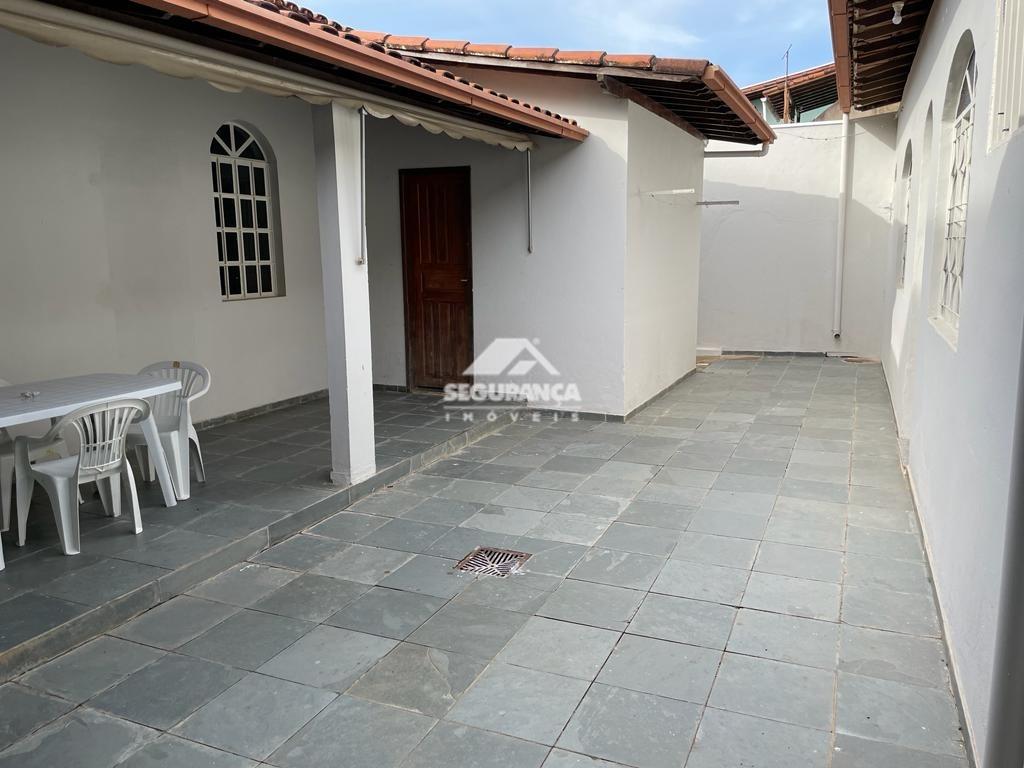 Casa à venda no Universitário: 