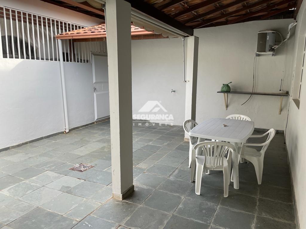 Casa à venda no Universitário: 