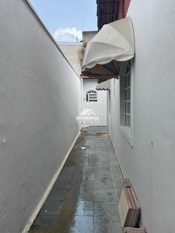 Casa à venda no Universitário: 