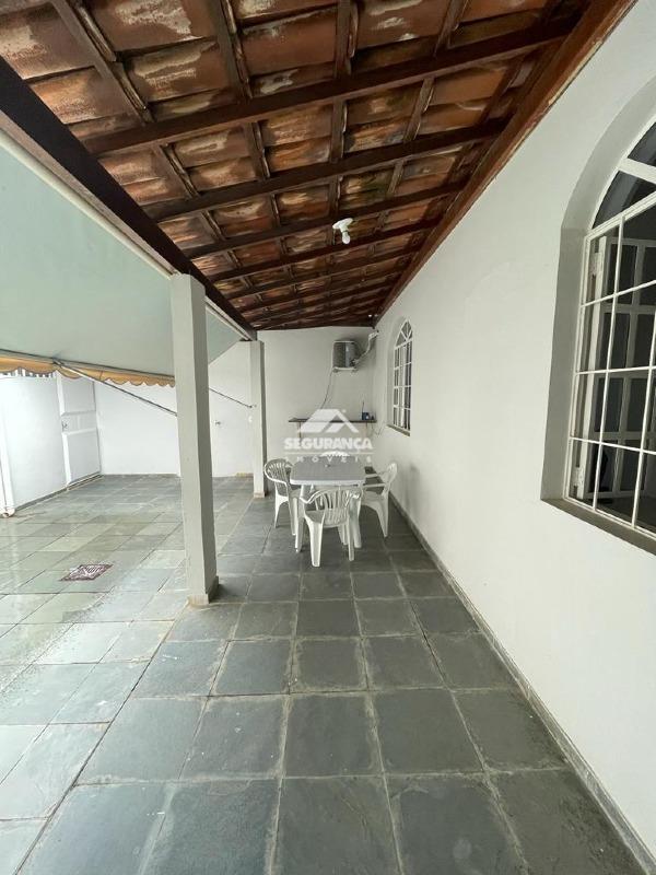 Casa à venda no Universitário: 