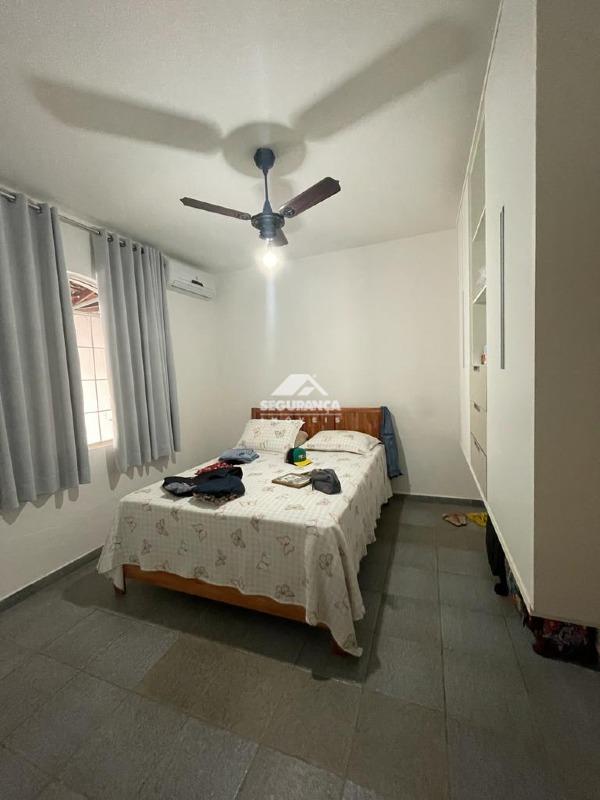 Casa à venda no Universitário: 