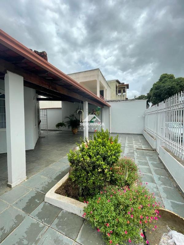 Casa à venda no Universitário: 