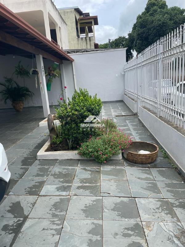 Casa à venda no Universitário: 