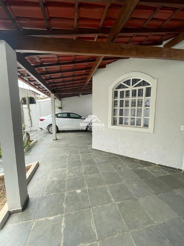 Casa à venda no Universitário: 