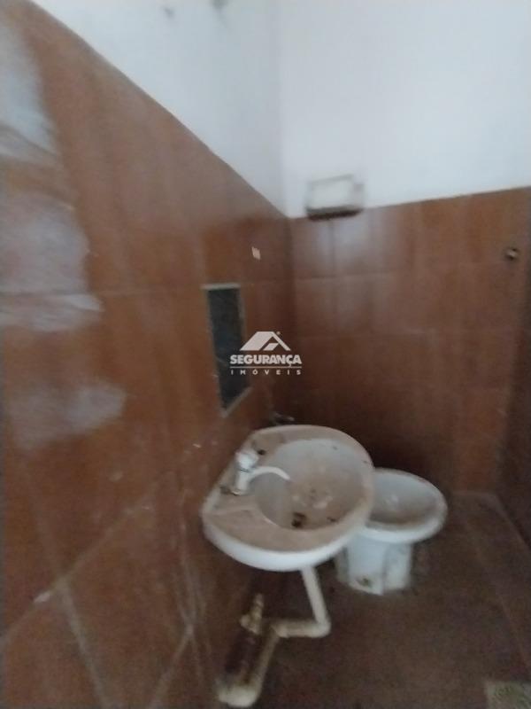 Loja para aluguel no Ilha dos Araújos: BANHEIRO