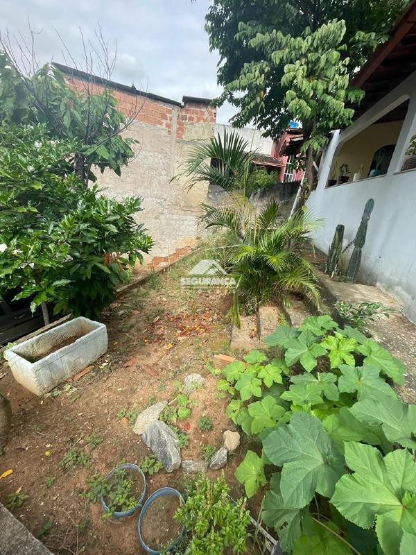 Casa à venda no SANTA HELENA: QUINTAL