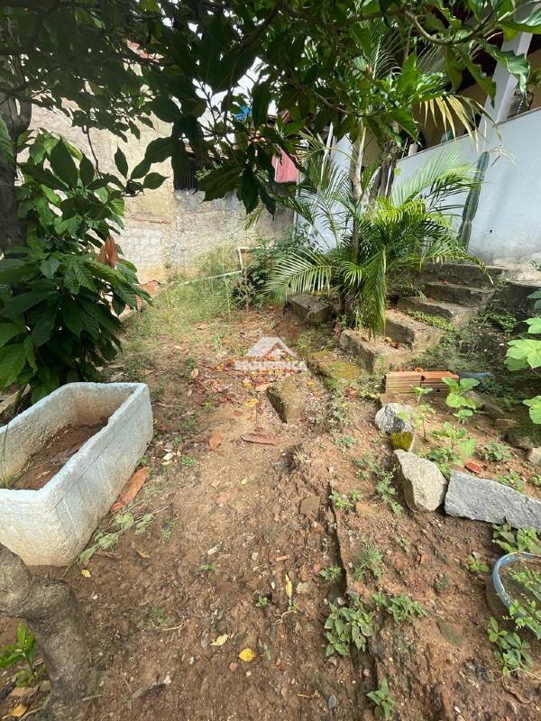 Casa à venda no SANTA HELENA: QUINTAL