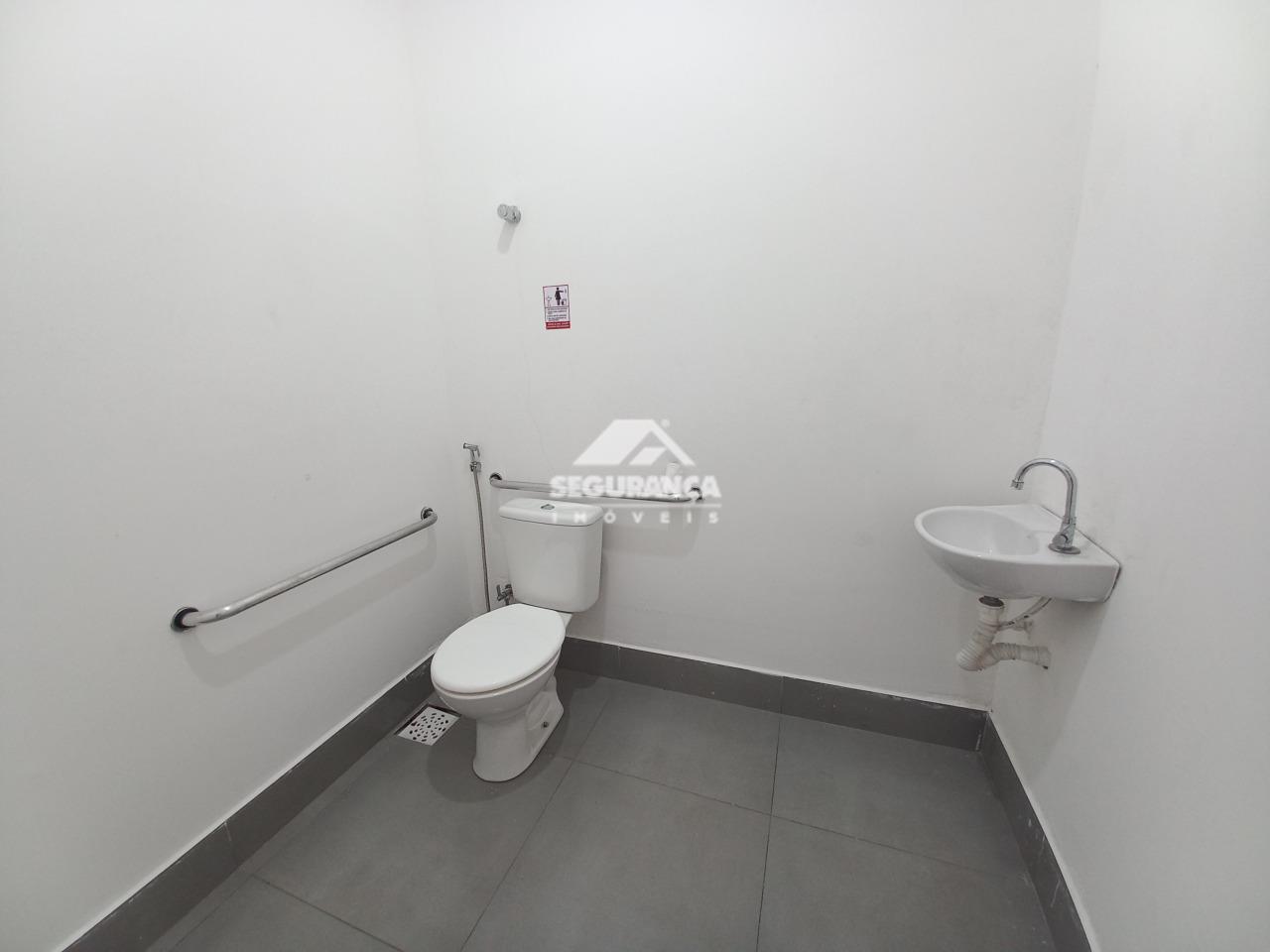 Loja para aluguel no VILA BRETAS: BANHEIRO SOCIAL