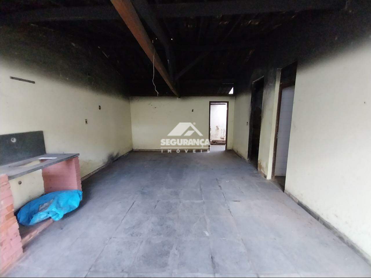 Casa comercial para aluguel no Centro: VARANDA