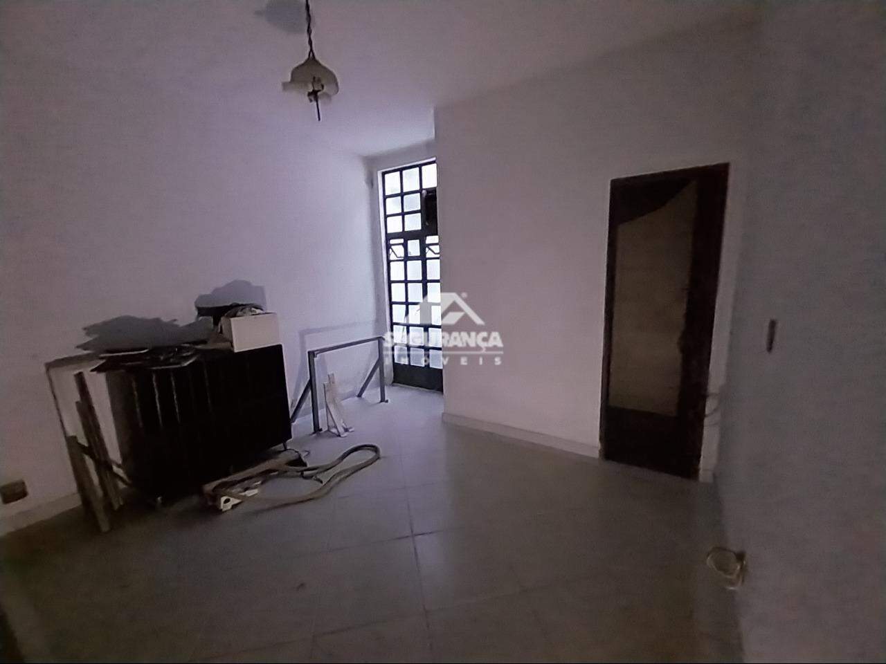 Casa comercial para aluguel no Centro: SUÍTE