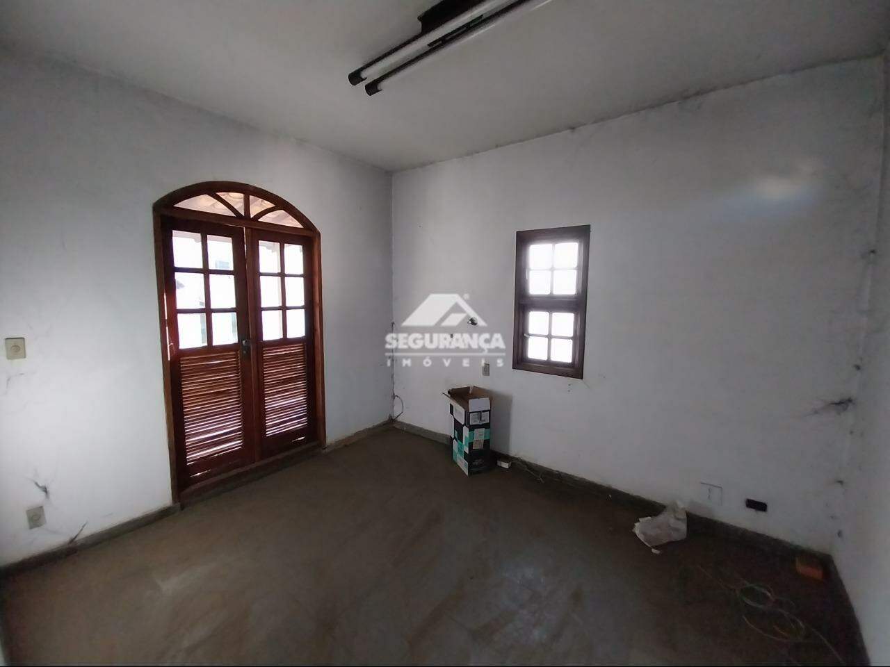 Casa comercial para aluguel no Centro: QUARTO (4)