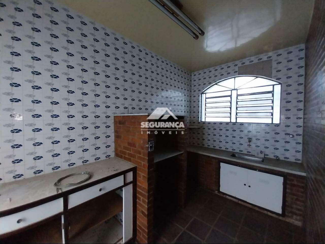 Casa comercial para aluguel no Centro: COZINHA