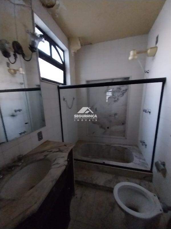 Casa comercial para aluguel no Centro: BANHEIRO SOCIAL