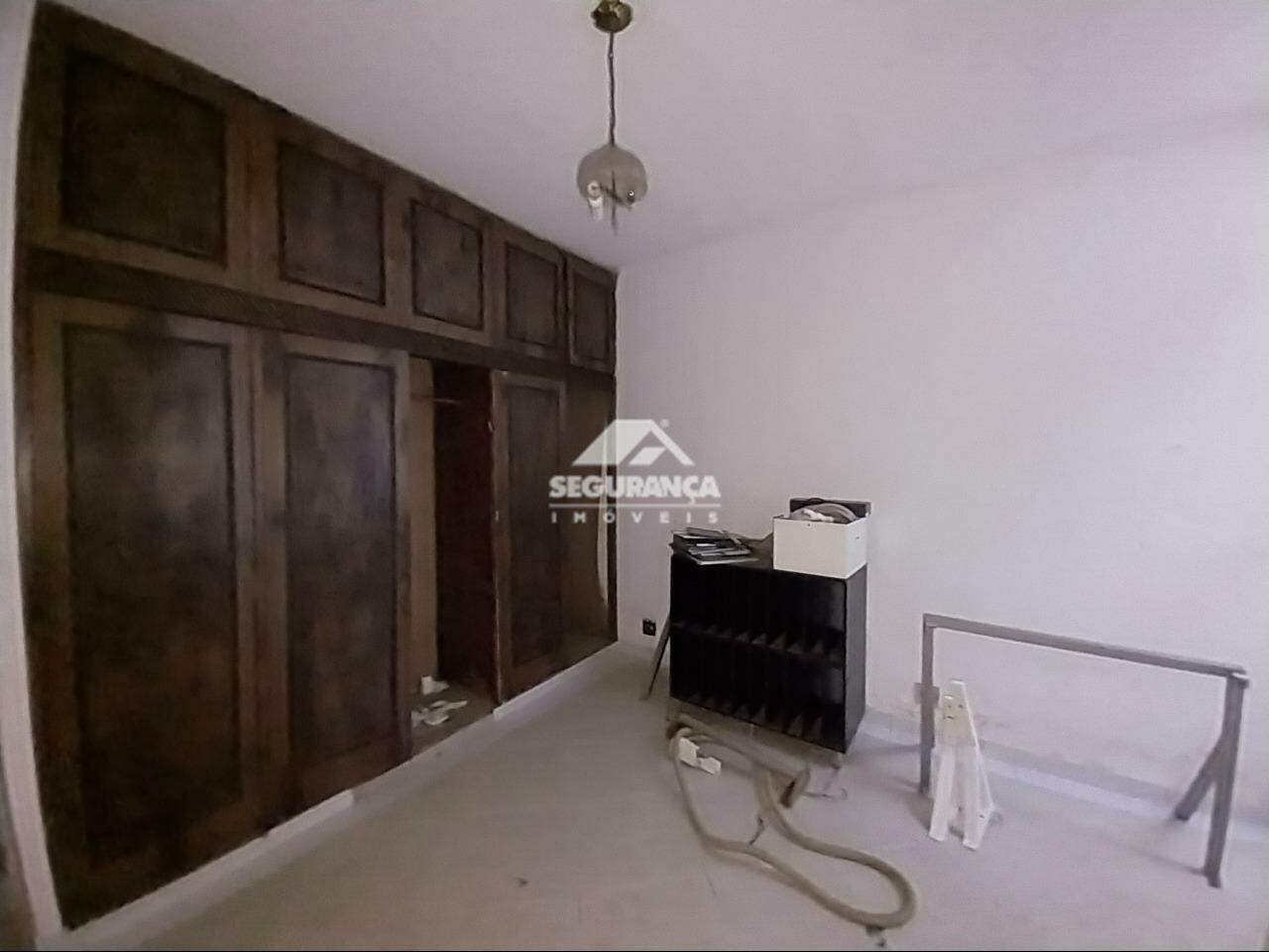 Casa comercial para aluguel no Centro: SUÍTE