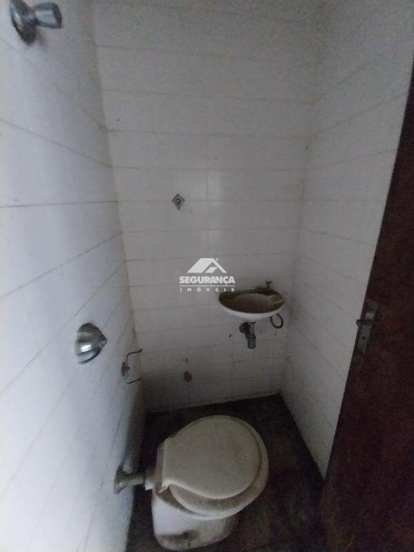Casa comercial para aluguel no Centro: BANHEIRO DE SERVIÇO