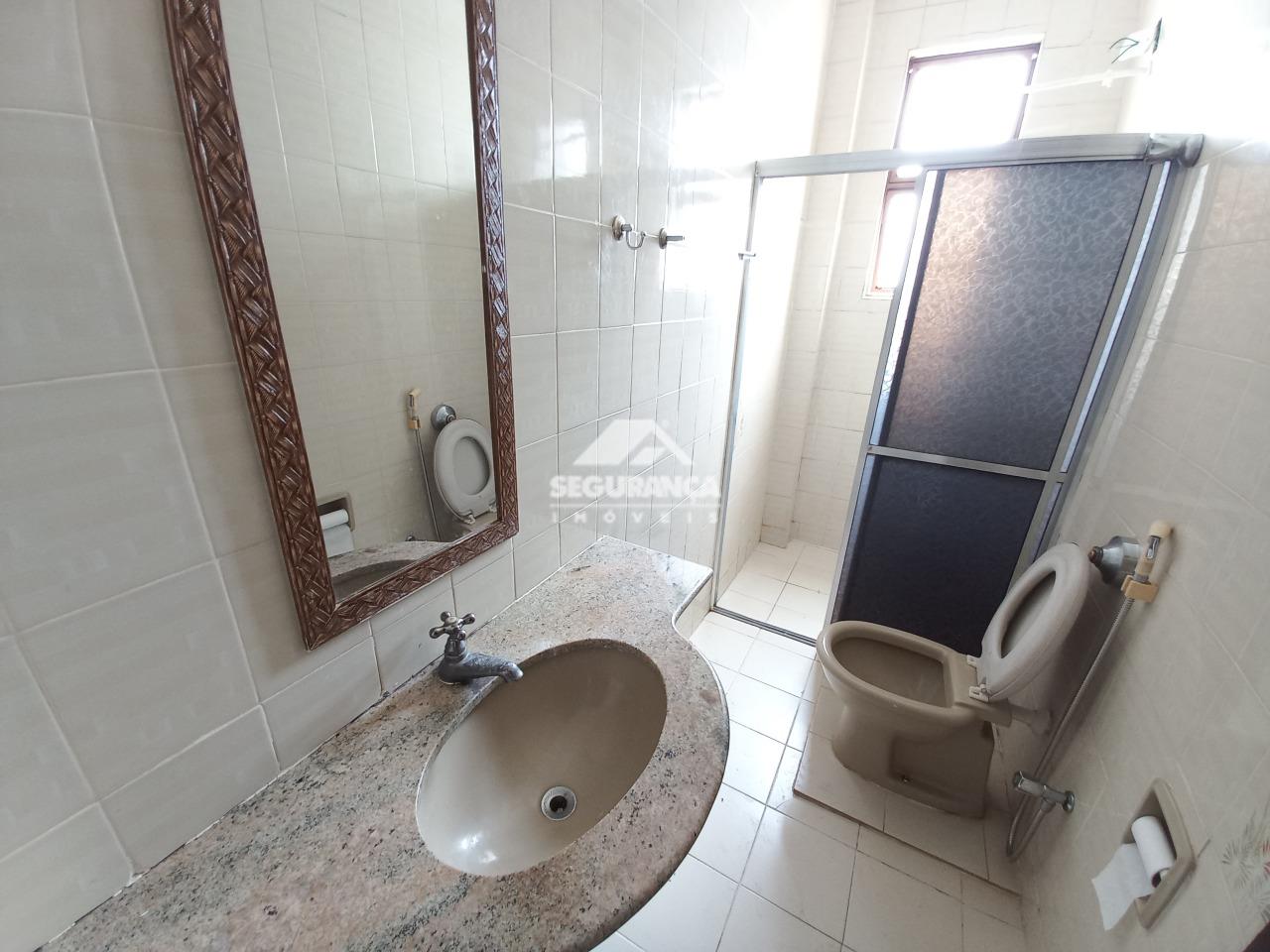 Apartamento para aluguel no Centro: BANHEIRO SUITE