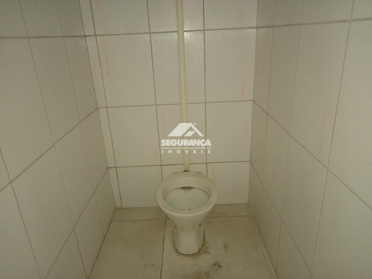 Loja para aluguel no GRA DUQUESA: BANHEIRO 01